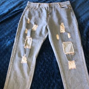 Cute mom jeans! Only worn 2 times and pretty comfy!